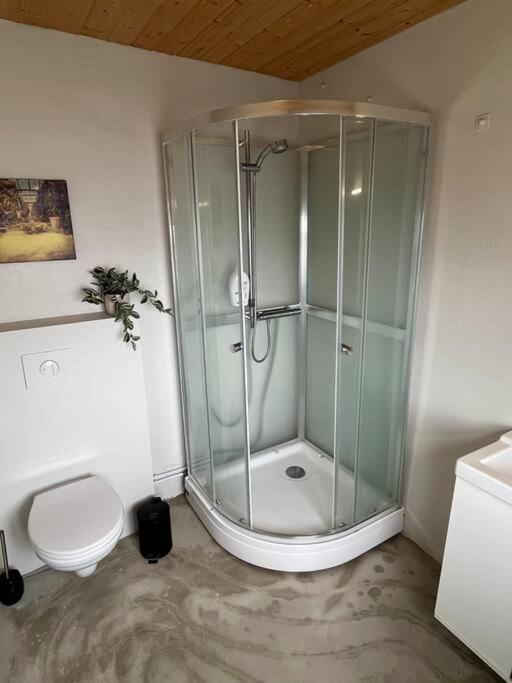 Black Valley Apartment Thoroddsstathir Bagian luar foto
