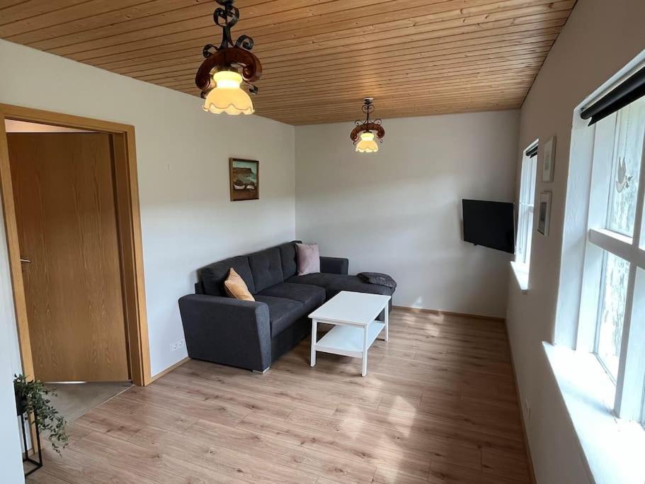 Black Valley Apartment Thoroddsstathir Bagian luar foto